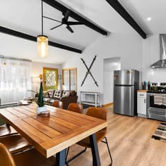 Hot tub, Firepit, Game Room, Seclusion and More!