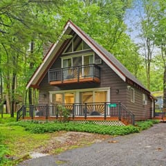 A-Frame Retreat - Hot Tub, Fire Pit & Fireplace