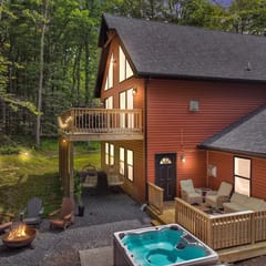 Hot Tub, Luxe, Game Room, Open Concept, Privacy