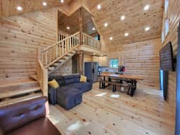 Pocono Log Cabin: Hot Tub & Full Game Room