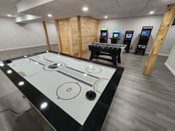 Pocono Log Cabin: Hot Tub & Full Game Room