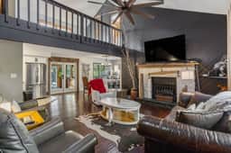 Luxury Retreat: Pool, Hot Tub, Sauna & Arcade