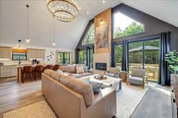 Luxury, Hot Tub, Sauna, Game Room, Dog Friendly