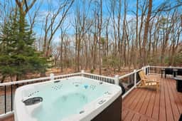 6BR Retreat: Hot Tub, Sauna & Cold Plunge