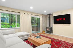 A-Frame Retreat - Hot Tub, Fire Pit & Fireplace