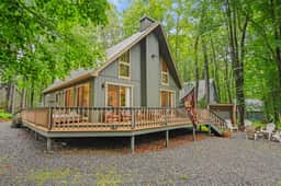 Misty Mountain Chalet - Arcade, Fire Pit & More - Image 2