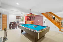 Luxury 4BR: Hot Tub, Pool Table & Movie Room - Image 4