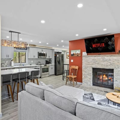 Couple's Cottage: Outdoor Kitchen & Fire Pit