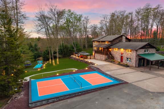 Luxury meets Wilderness in the Heart of Poconos - Image 1