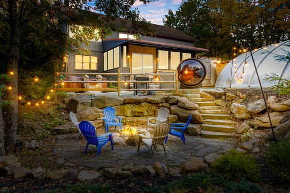 Luxury Retreat: Pool, Hot Tub, Sauna & Arcade - Image 1
