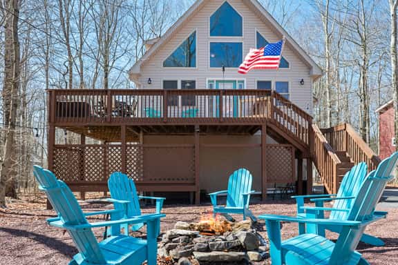 Arrowhead Chalet: Hot Tub, Game Room & Fire Pit - Image 1