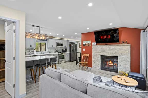 Couple's Cottage: Outdoor Kitchen & Fire Pit - Image 1
