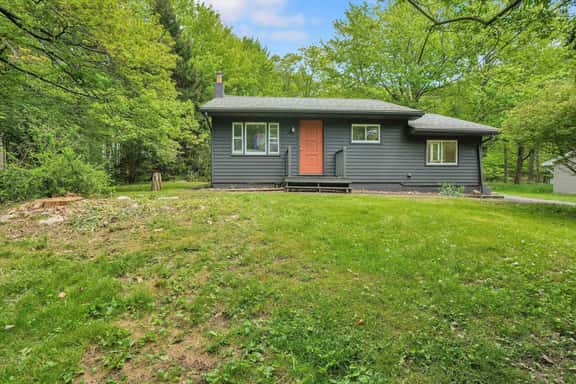 Cozy Pocono Cottage - Hot Tub, Firepit & Swings - Image 1