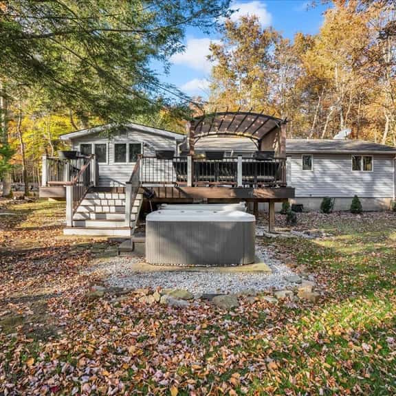 Mountain Home: Hot Tub, Lake Beach & Fireplace - Image 1