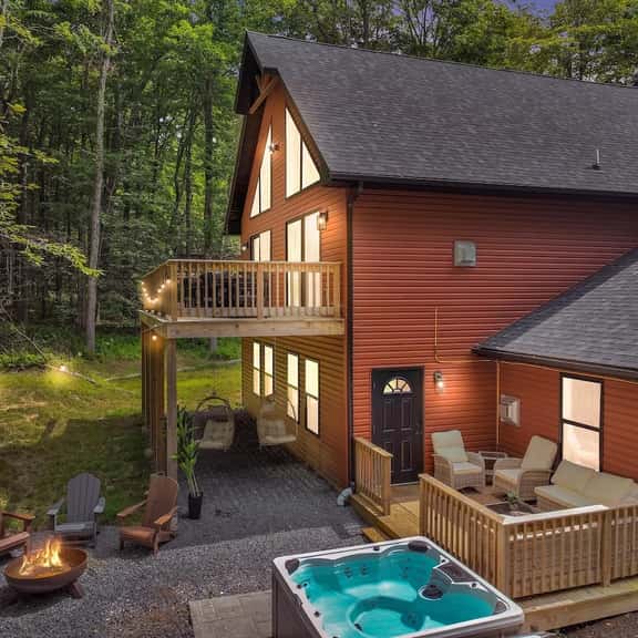 Hot Tub, Luxe, Game Room, Open Concept, Privacy - Image 1