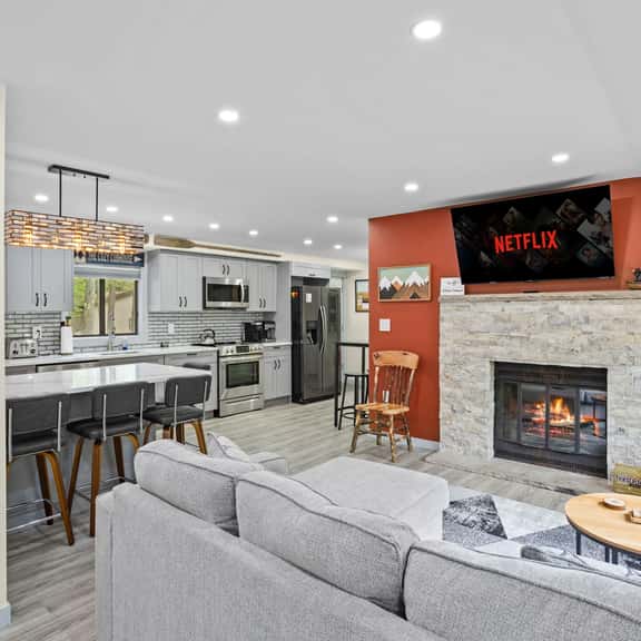 Couple's Cottage: Outdoor Kitchen & Fire Pit - Image 1