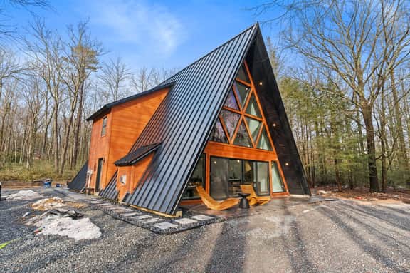 Luxury A-Frame: Hot Tub, Sauna & Views