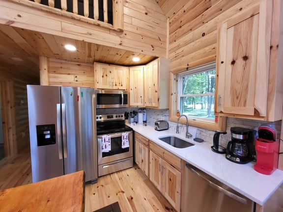 Pocono Log Cabin: Hot Tub & Full Game Room