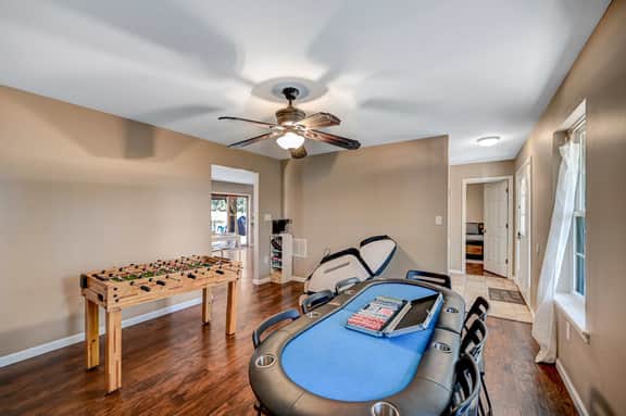 5BR Game House: Hot Tub, Tiki Bar & Lake Access
