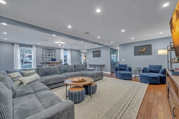 Happy House - Hot Tub, Steam Shower & Game Room