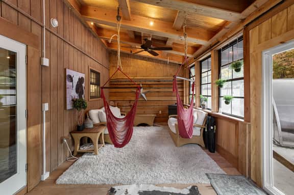 Luxury Retreat: Pool, Hot Tub, Sauna & Arcade
