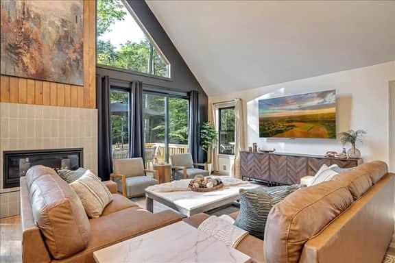 Luxury, Hot Tub, Sauna, Game Room, Dog Friendly