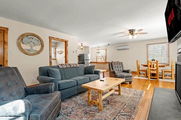 Luxury 6BR Lakehouse - 250ft to Lake Harmony