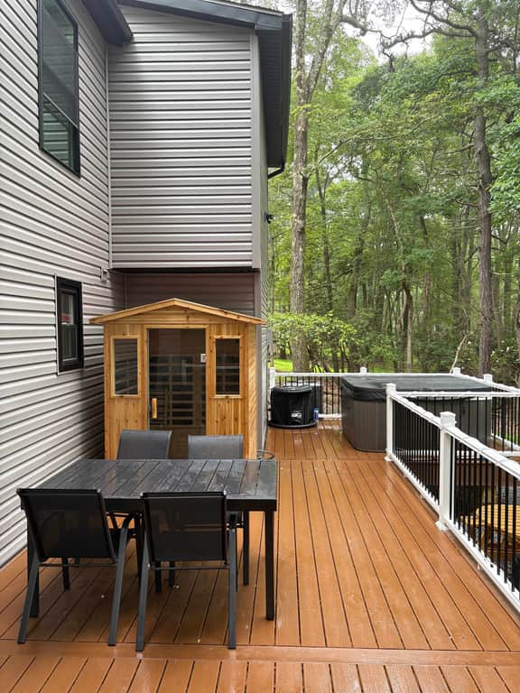 6BR Retreat: Hot Tub, Sauna & Cold Plunge