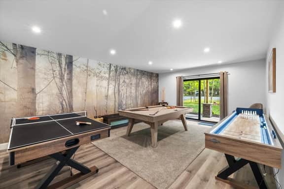Luxury, Hot Tub, Sauna, Pickleball, Dog Friendly