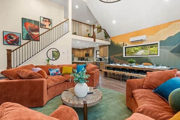 Modern Lodge - Courts, Sauna, Arcade, Secret Room!