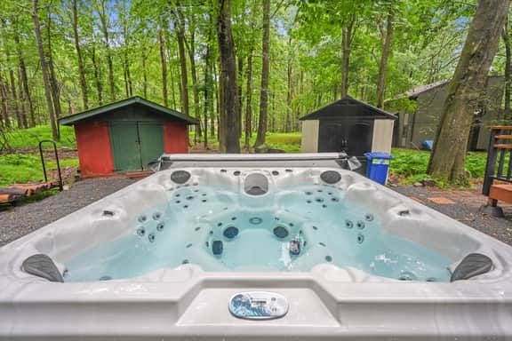 A-Frame Retreat - Hot Tub, Fire Pit & Fireplace