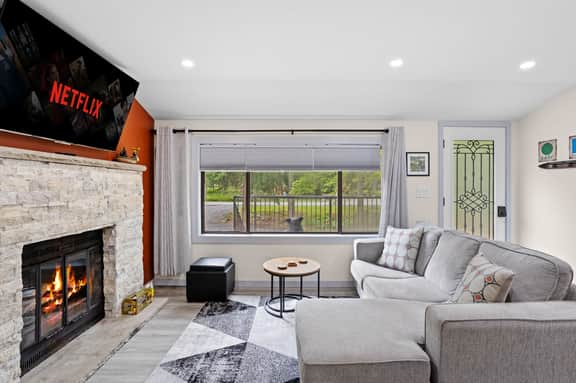 Couple's Cottage: Outdoor Kitchen & Fire Pit - Image 5