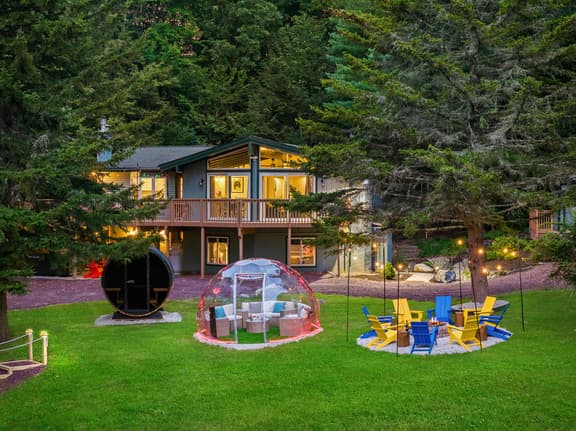 The Lazy Bear Cabin, Dome, Hot Tub, Sauna & More!